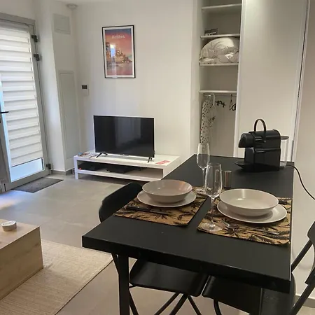 Confortable - Parking Inclus - Proche Juan-les-pins