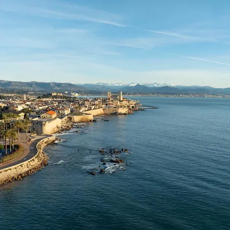 Confortable - Parking Inclus - Proche Juan-les-pins דירה *