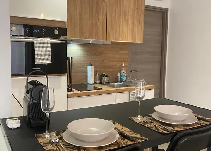 Confortable - Parking Inclus - Proche Juan-les-pins Apartman