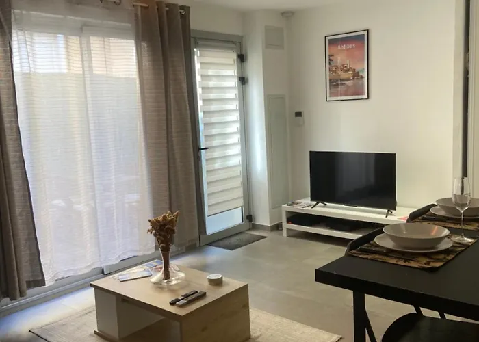 Apartman Confortable - Parking Inclus - Proche Juan-les-pins Antibes